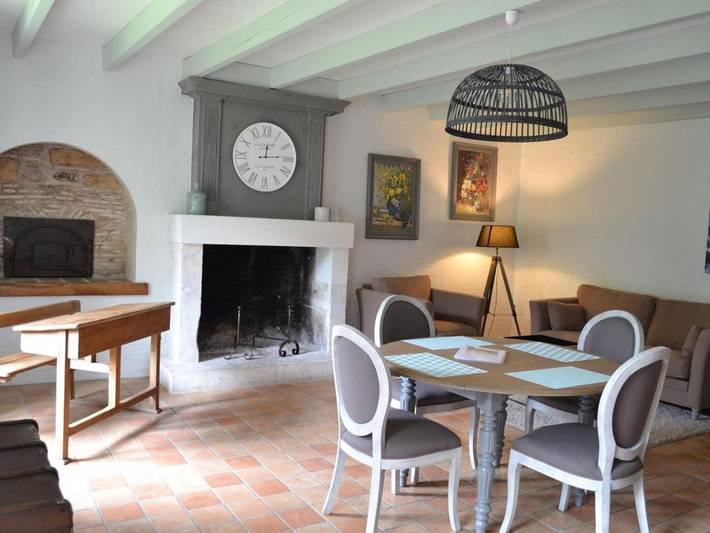 Location de vacances pour 4 personnes, avec Jardin et Piscine à Lignières-Sonneville - 2