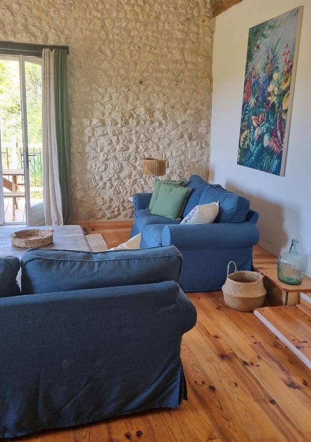 Location de vacances pour 5 personnes, avec piscine ainsi que vue et jardin, animaux acceptés à Salles-Lavalette - 4