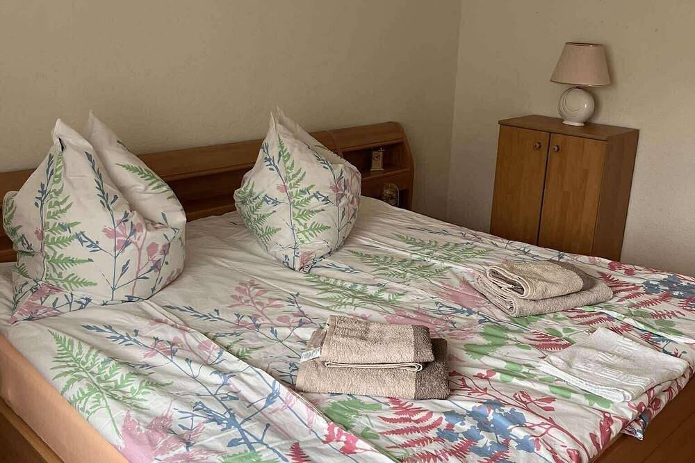 Ganze Wohnung, Wunderschöne Fewo mit Terrasse und Blick auf den Belchen, bis zu 5 Personen in Untermünstertal, Münstertal