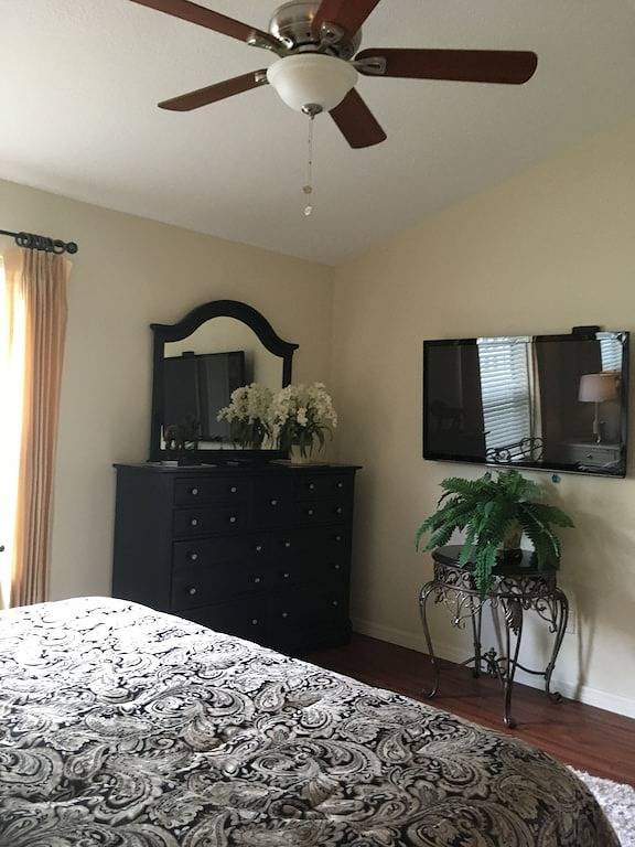 Unser Dorf Juwel 2, * See Sumter Town Square * 3 Minuten mit Cart-4-Sitzer, plus Hof in The Villages, Sumter County