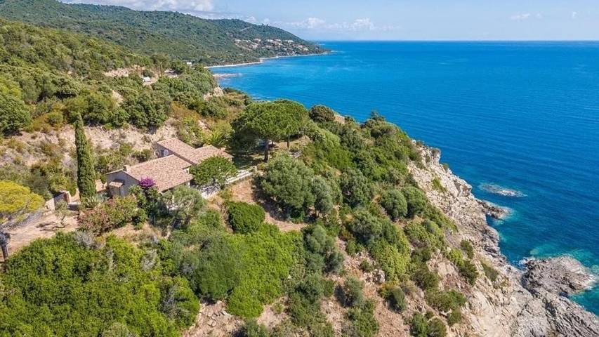 Villa pour 8 personnes, avec piscine et jardin dans Fautea - 2