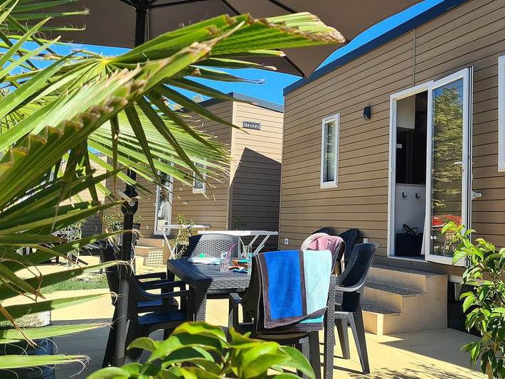 Camping pour 6 personnes, avec bassin pour enfant en Provence - 2