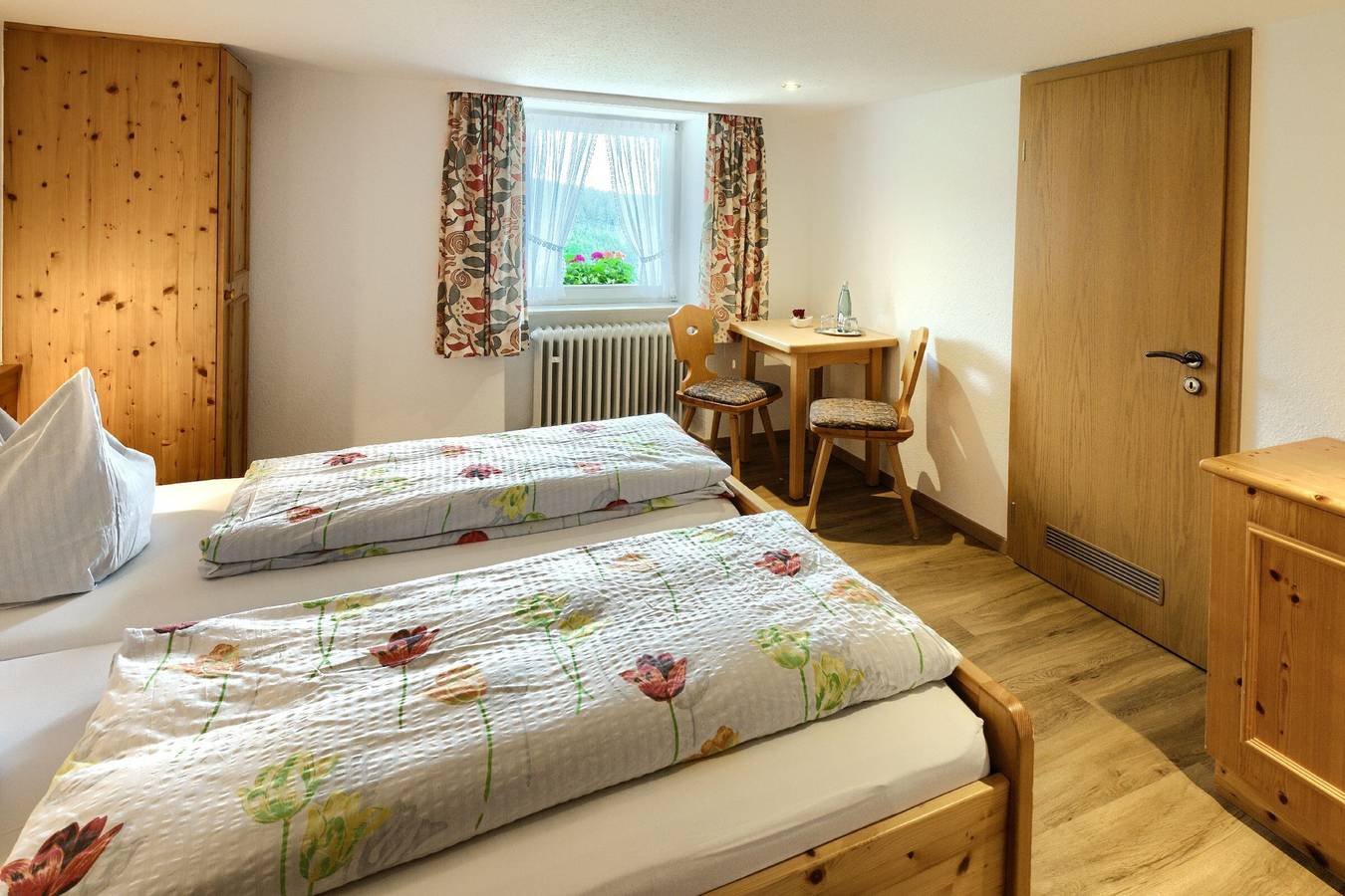 Zimmer 'Nr 4' mit Bergblick, Gemeinschaftsgarten und Wi-Fi in Grafenhausen, Südschwarzwald