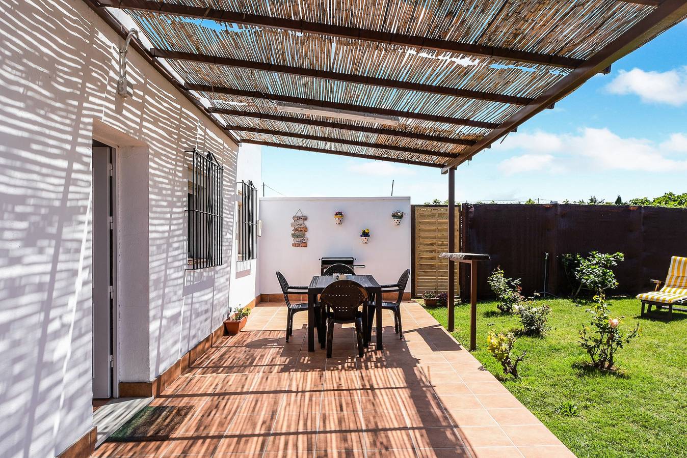 Vakantiehuis "Villa Zajara" met zwembad, tuin, terrassen & wifi in Conil de la Frontera, Costa de la Luz