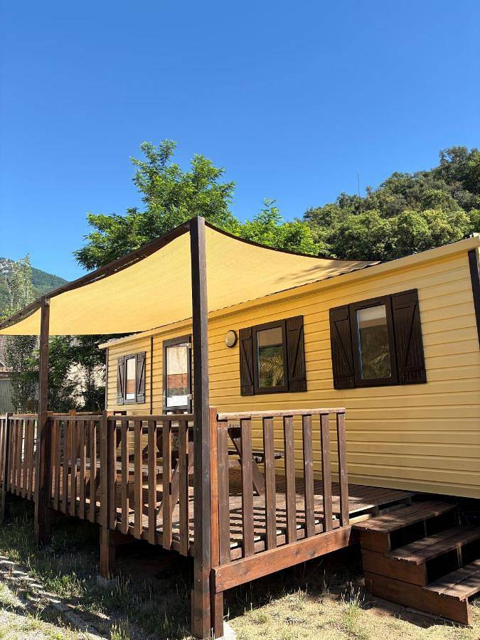 Camping para 5 personas, con vistas además de terraza y piscina - 1