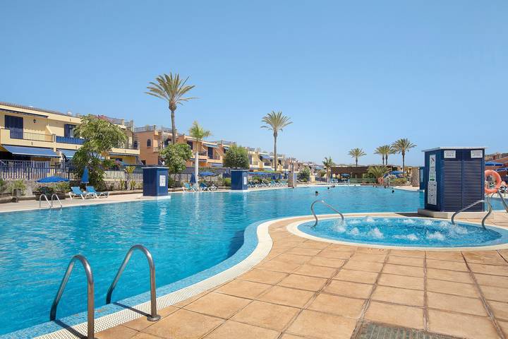 Finca für 4 Personen, mit Balkon und Whirlpool sowie Kinderpool