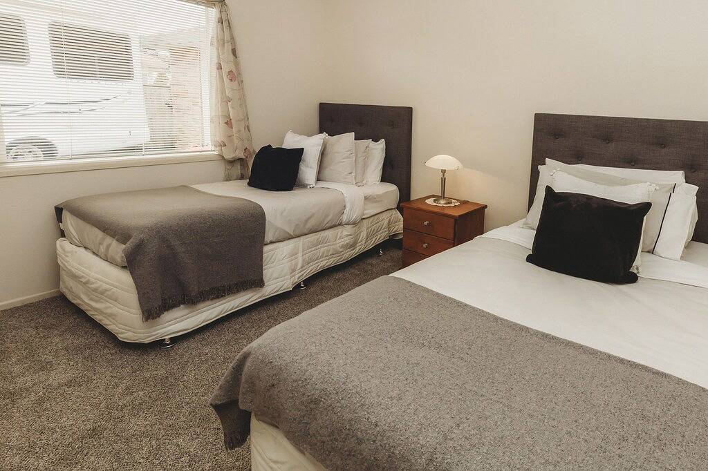 Saddle Row: Relaxing New Plymouth Retreat in New Plymouth, Taranaki