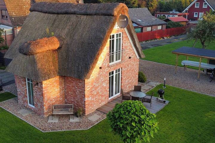 Ferienhaus für 4 Personen, mit Terrasse und Garten in Wischhafen - 2