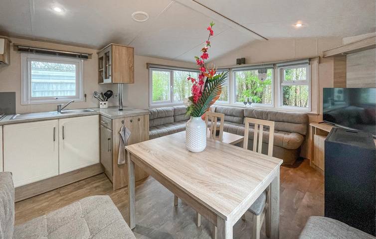 Wohnwagen für 4 Personen, mit Terrasse und Ausblick in Makkum - 4