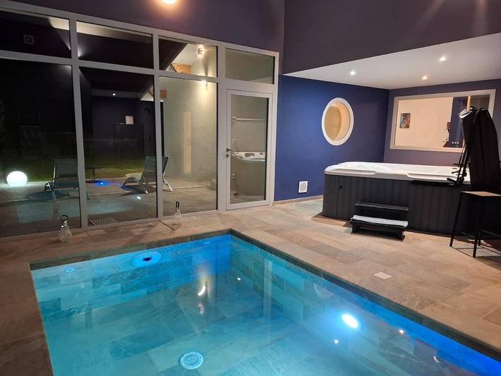 Gîte pour 2 personnes, avec Jacuzzi et Terrasse ainsi que Jardin et Piscine à Saint-Romans - 2
