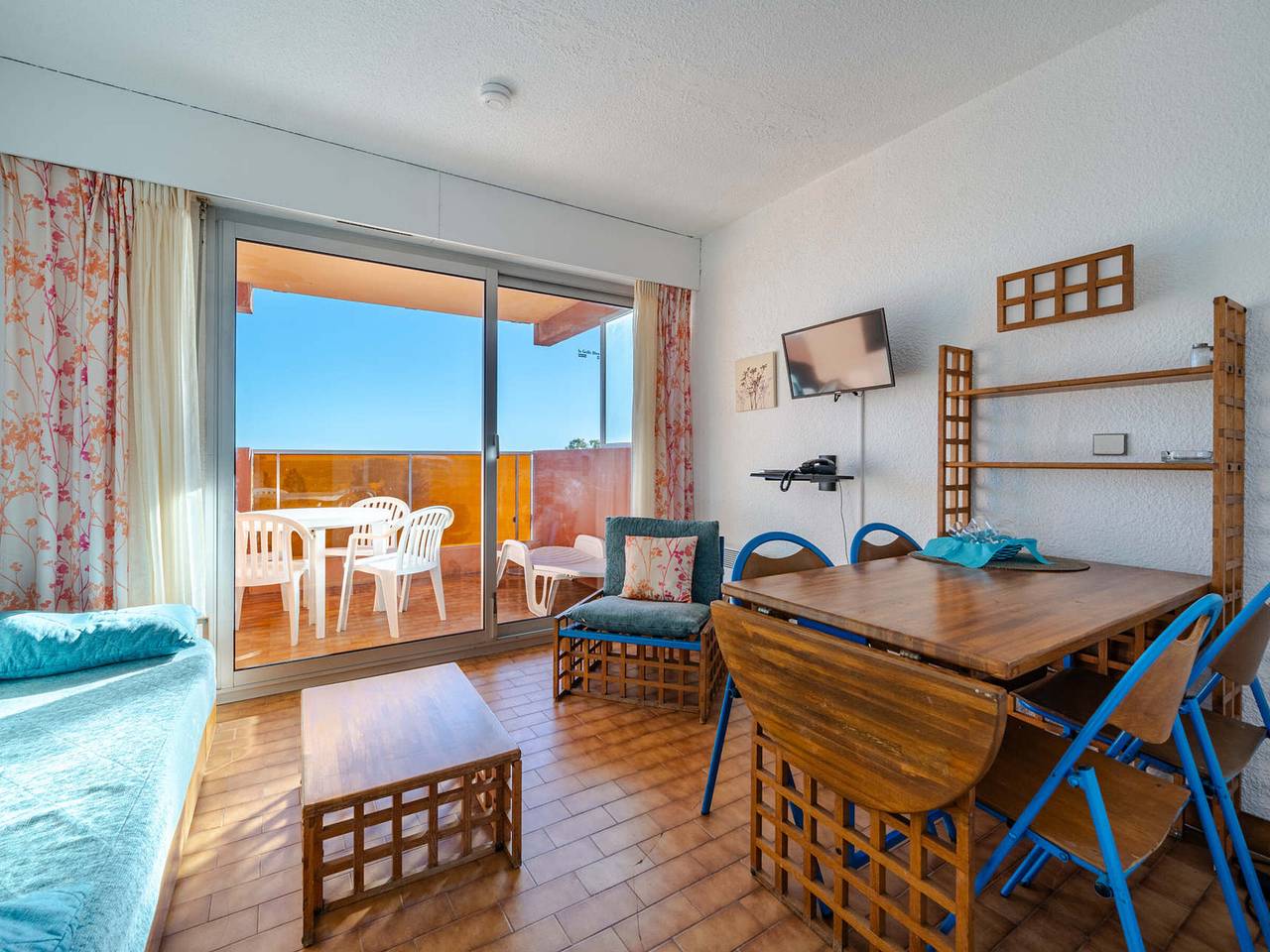Entire studio, Studio with Wifi for 4, sea view, in Roquebrune-Cap-Martin in Roquebrune-Cap-Martin, Nice region