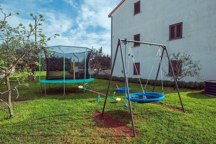 Vakantiewoning voor 6 personen, met Terras en Zwembad in Pula