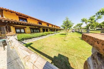 Location de vacances pour 16 personnes, avec vue ainsi que piscine et jardin, animaux acceptés à Ciudad Rodrigo