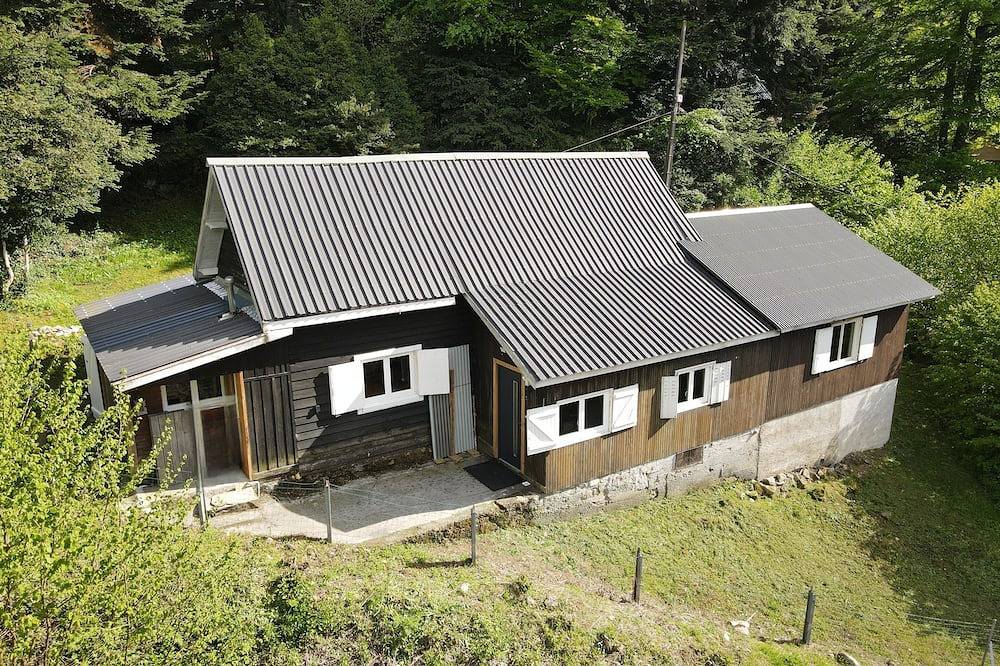 Cosy, spacious chalet in Gabas, perfect for families and friends in Gabas, Laruns