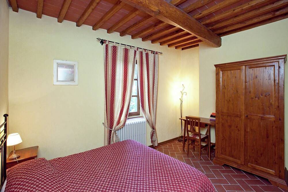 Boerderij in Loro Ciuffenna met Zwembad & Tuin in Loro Ciuffenna, Valdarno