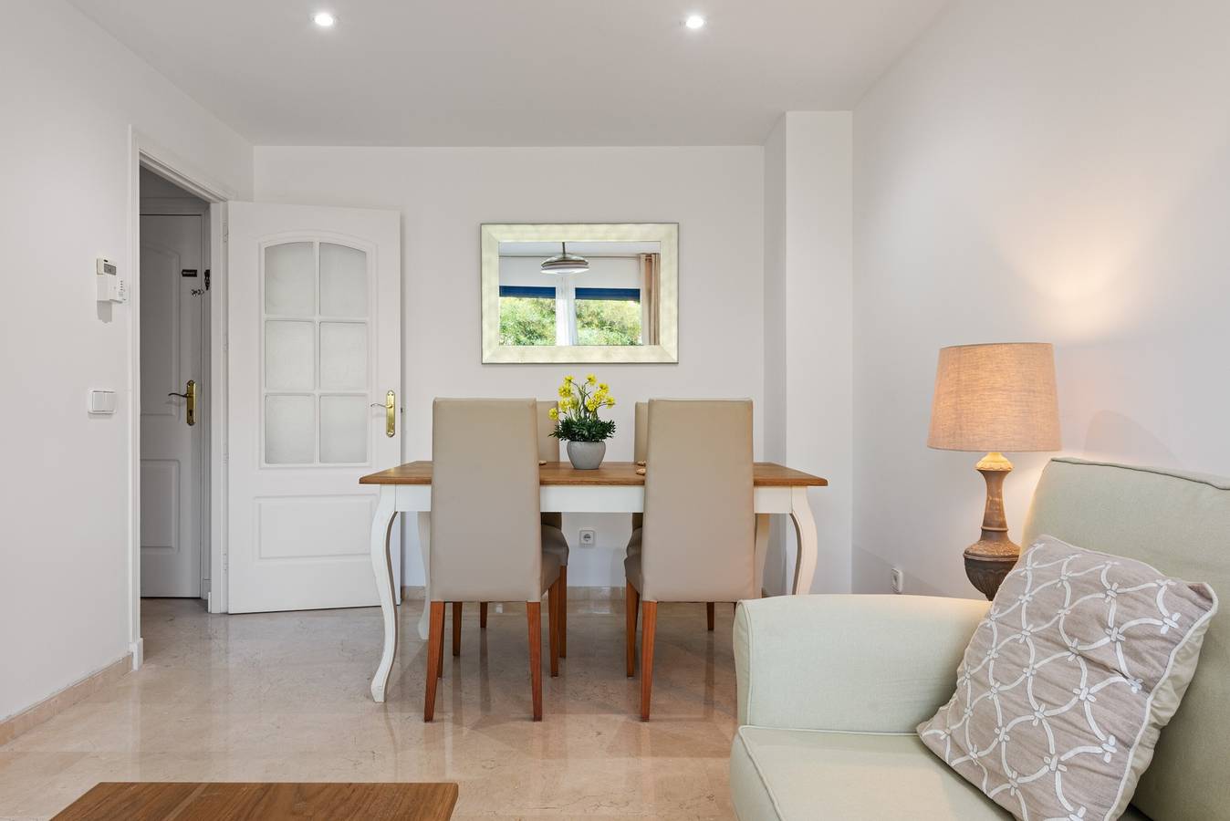 Apartamento entero, Apartamento 'Brisa Del Puerto' con piscina compartida, Wi-Fi y aire acondicionado in Puerto de la Duquesa, Manilva