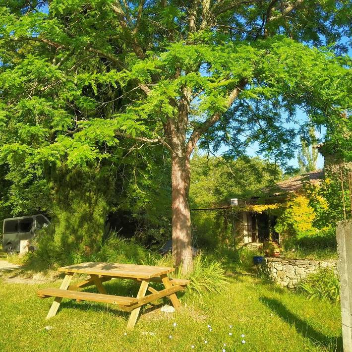 Location de vacances pour 12 personnes, avec Terrasse ainsi que Jardin et Vue à Rochebaudin