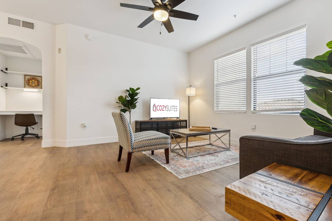 Ganze Wohnung, Cozysuites Glendale by the stadium with pool 24 in Glendale, Maricopa County