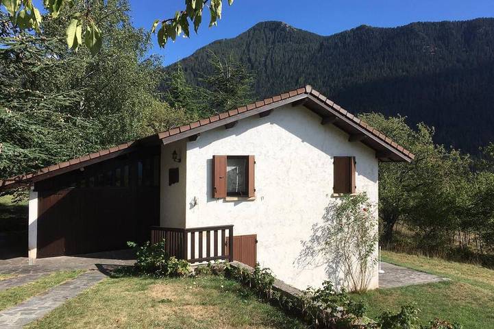 Chalet für 8 Personen, mit Terrasse und Garten - 1