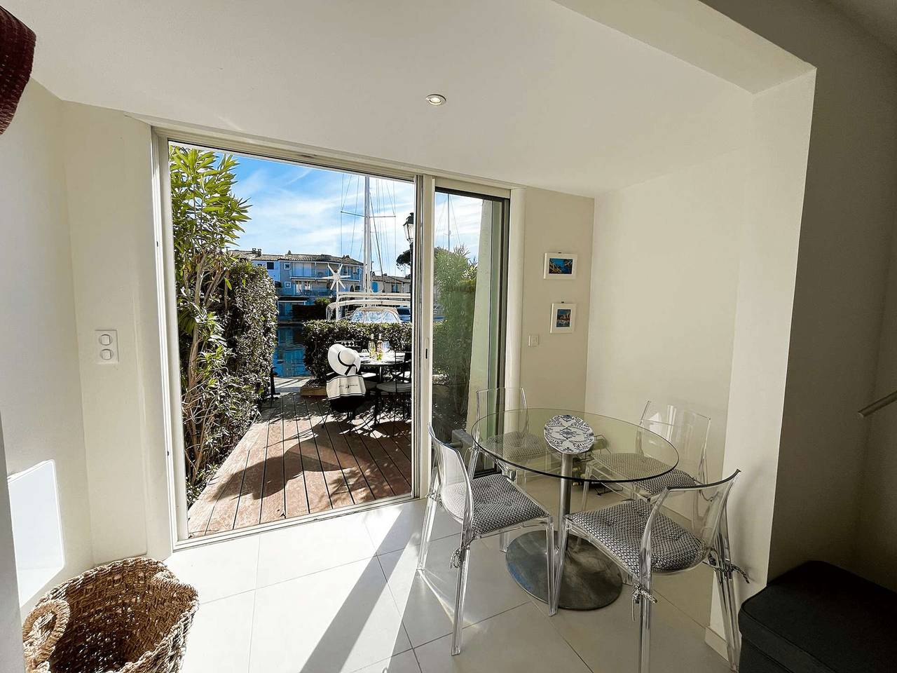 Entire apartment, Modern air-conditioned apartment with terrace in Port Grimaud in Port Grimaud, Grimaud