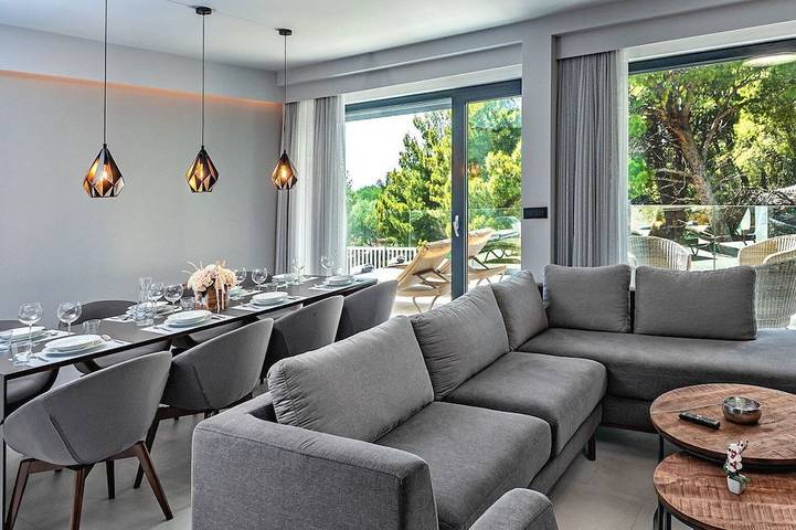 Villa pour 8 personnes, avec balcon et jacuzzi ainsi que sauna et jardin à Promajna - 4