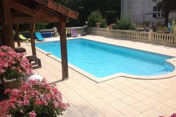 Gîte pour 6 personnes, avec jardin à Saint-Rabier