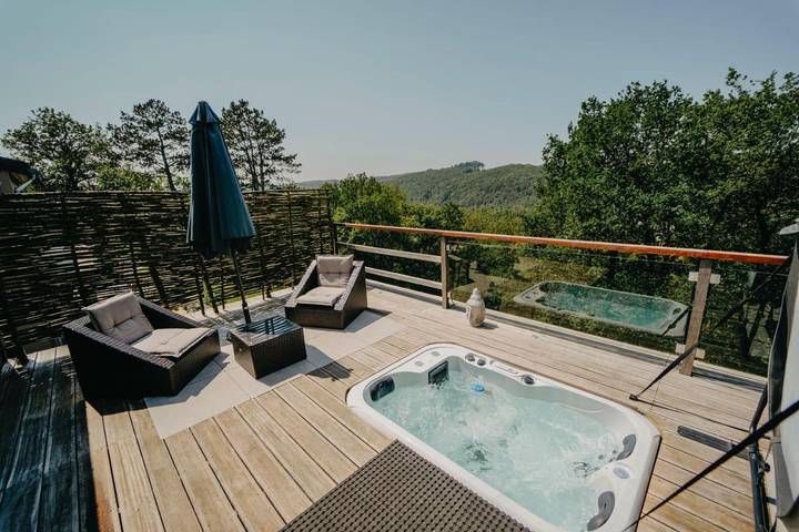 Chalet pour 2 personnes, avec Jacuzzi et Terrasse ainsi que Jardin et Vue à Hamoir
