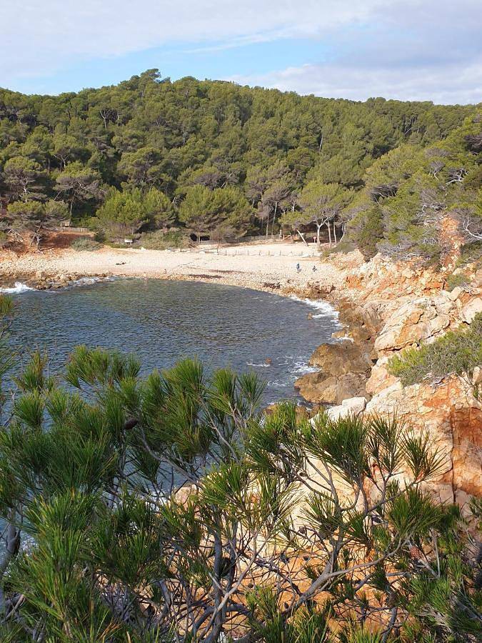 Gîte pour 4 personnes, avec Jardin et Bassin pour enfant ainsi que Piscine et Vue dans Plage des Engraviers