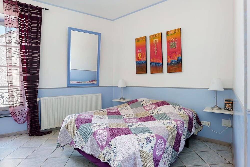 Chambre d’hôtes « Le Clos Mazerolles - Chambre Bleue » avec piscine, Wi-Fi et climatisation in Cruzy, Côte méditerranéenne (France)