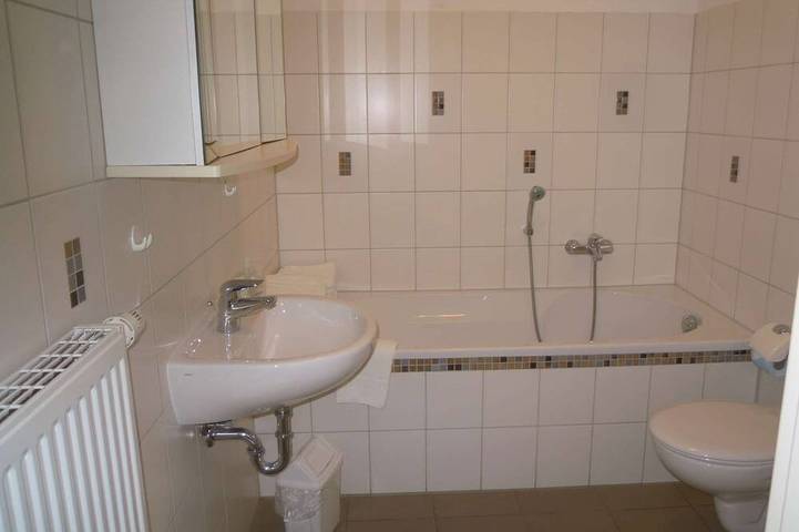 Ferienwohnung für 4 Personen, mit Garten und Terrasse in Kranichfeld - 3