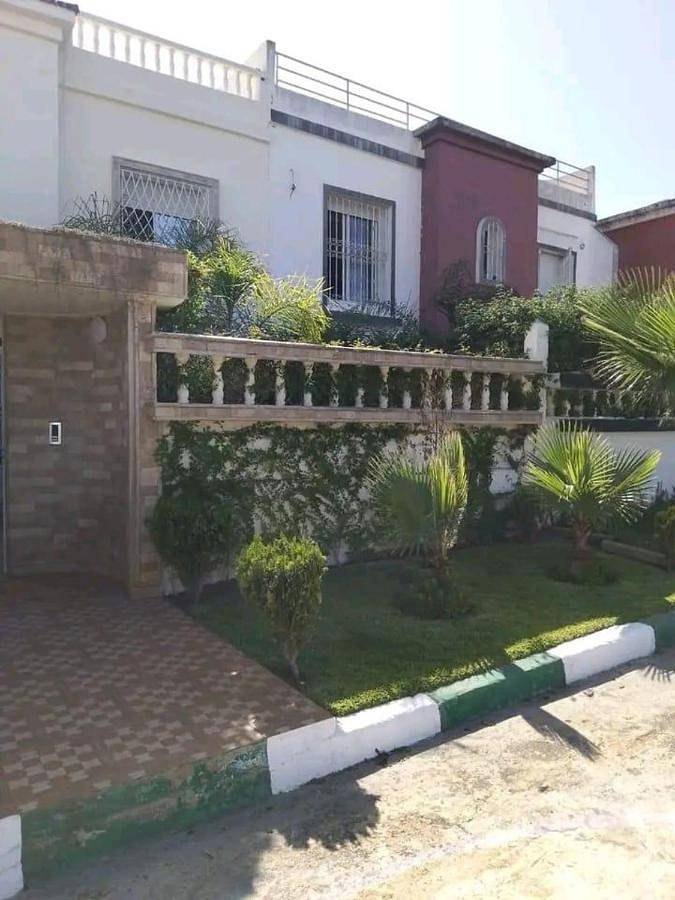 Villa pour 10 personnes, avec jacuzzi ainsi que piscine et balcon