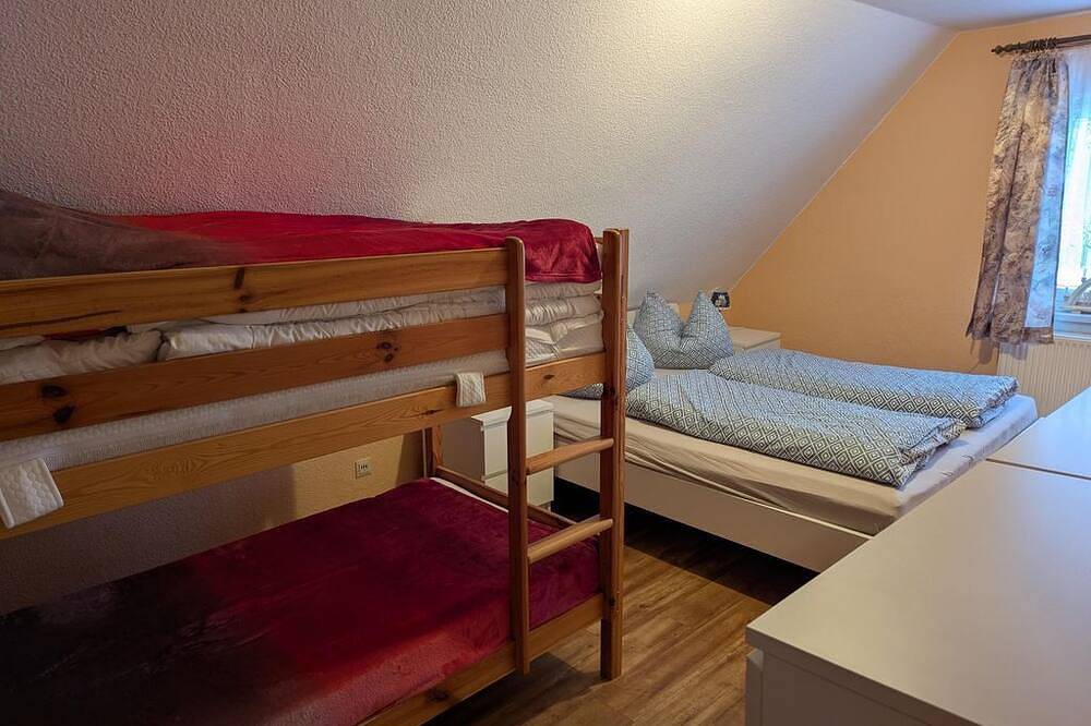 Ferienhaus \"Ferien am Waldrand\" - Gemütliche Ferienwohnung 70qm am Waldrand in Altenberg, Osterzgebirge