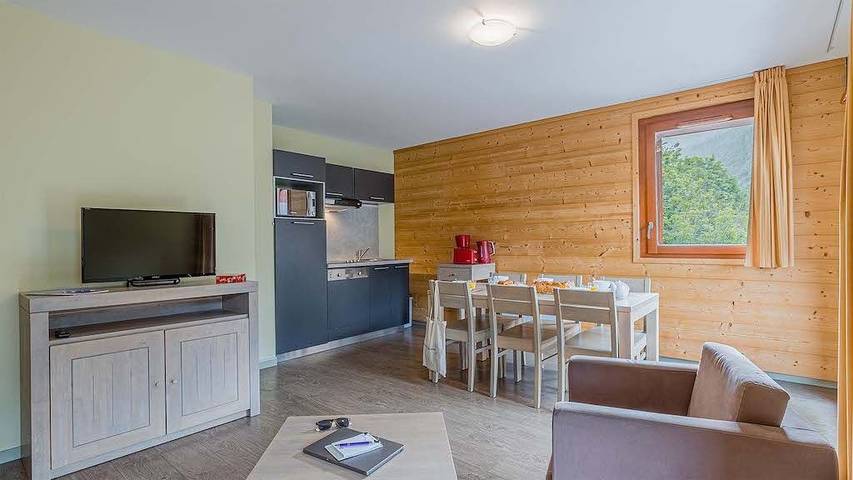 Location de vacances pour 4 personnes, avec sauna ainsi que balcon et piscine à Vaujany
