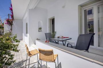 Holiday Rental for 6 People in Tinos, Cyclades, Photo 2