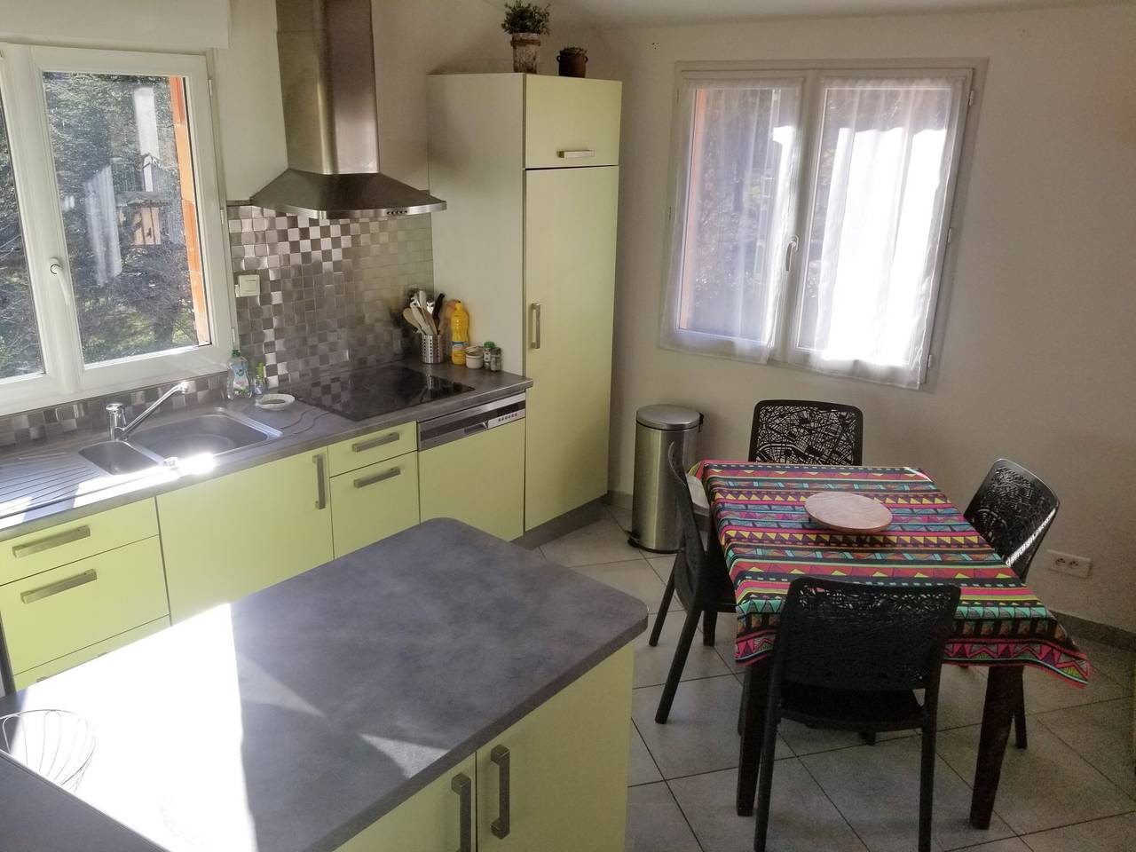 Maison de vacances 'Aux Portes De La Forêt' avec vue montagne, Wi-Fi et climatisation in Graissessac, Région de Béziers