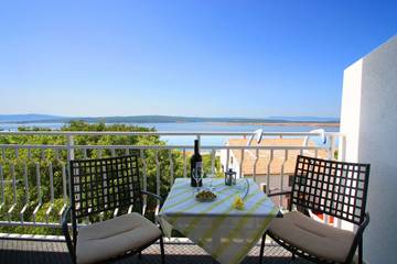 Ferienwohnung für 4 Personen, mit Balkon und Garten, kinderfreundlich in Dramalj