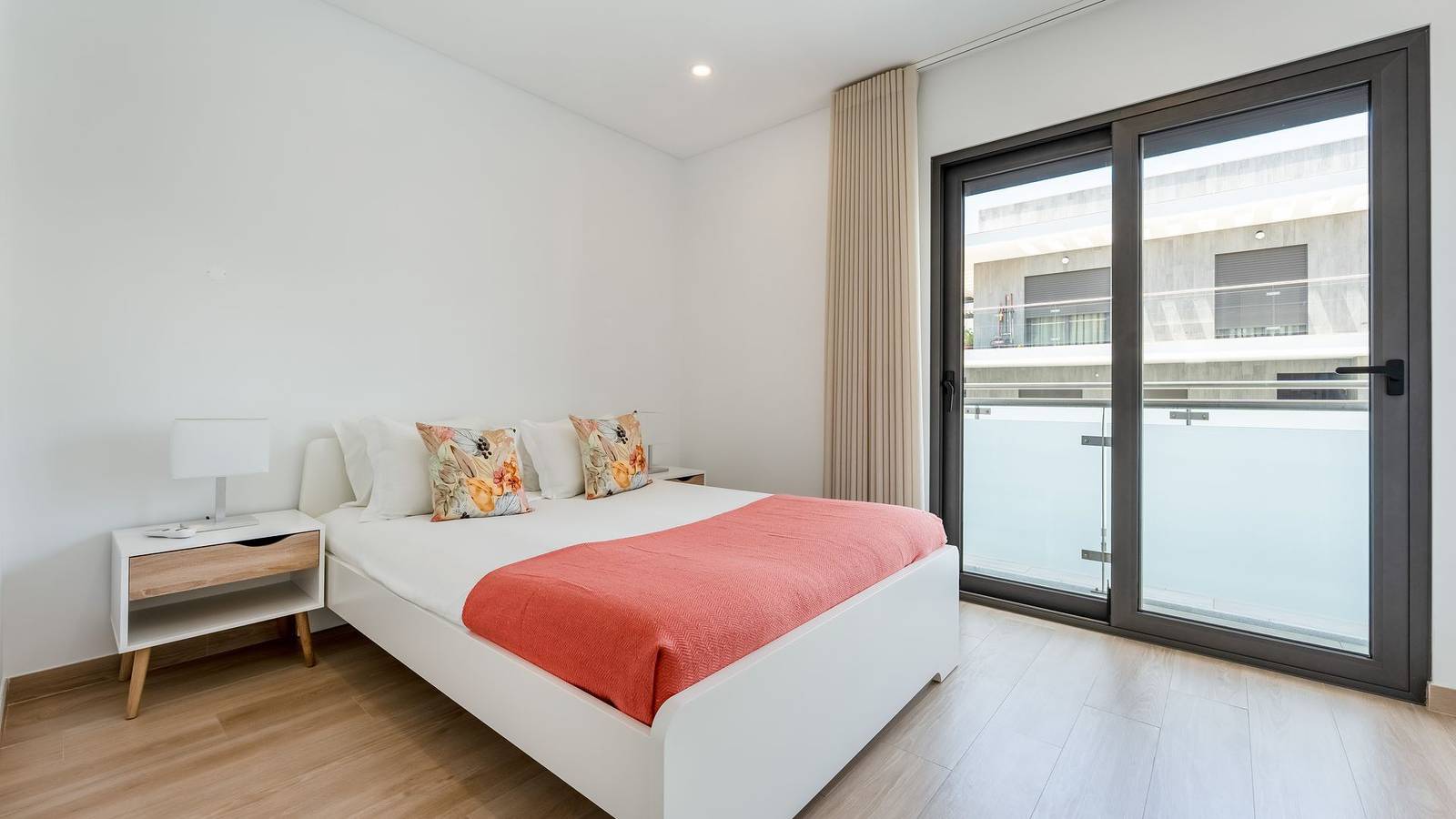 Appartement entier, Appartement de vacances pour 6 personnes avec balcon in Quarteira, District de Faro