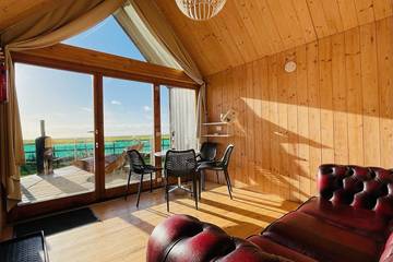 Glamping for 5 People in Point Clear, St Osyth, Photo 2