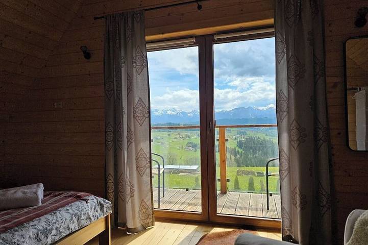 Mountain View Chalet with HotTub and Sauna — 20 Minutes to Zakopane! in Carpathians (Poland)