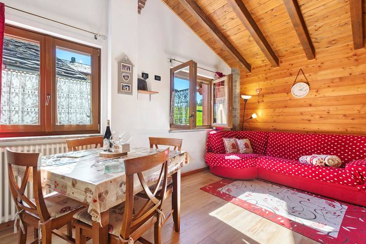 Chalet per 5 persone, con Balcone e Giardino in 