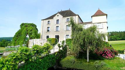 Gîte pour 10 personnes à Bourgvilain
