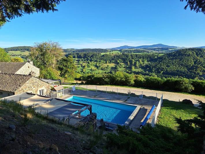 Camping pour 6 personnes, avec piscine ainsi que vue et jardin, animaux acceptés en Haute-Loire - 3