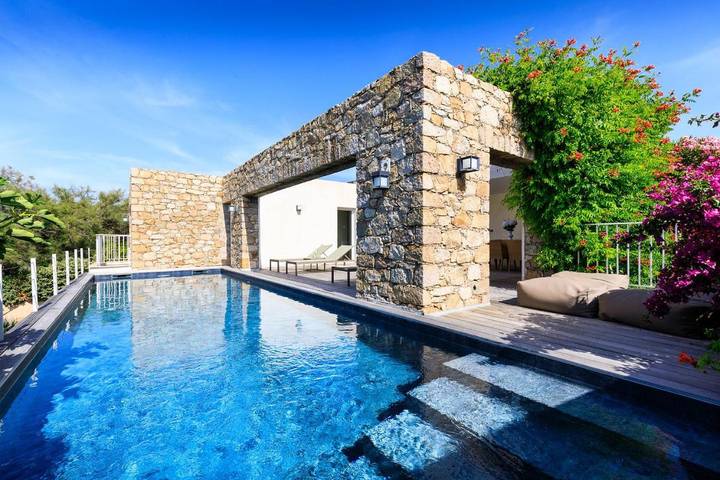 Villa pour 8 personnes, avec jardin et piscine ainsi que vue et sauna à L'Île-Rousse - 3