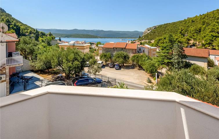 Ganze Ferienwohnung, Reizendes Apartment mit Meerblick, Pool, Terrasse und Küche – 1 km vom Strand entfernt in Klek, Dubrovnik-Neretva