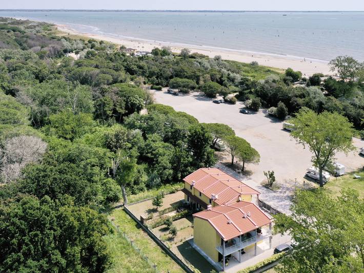 Casa sulla spiaggia per 4 persone, con Balcone e Terrazza nonché Giardino in Emilia Romagna