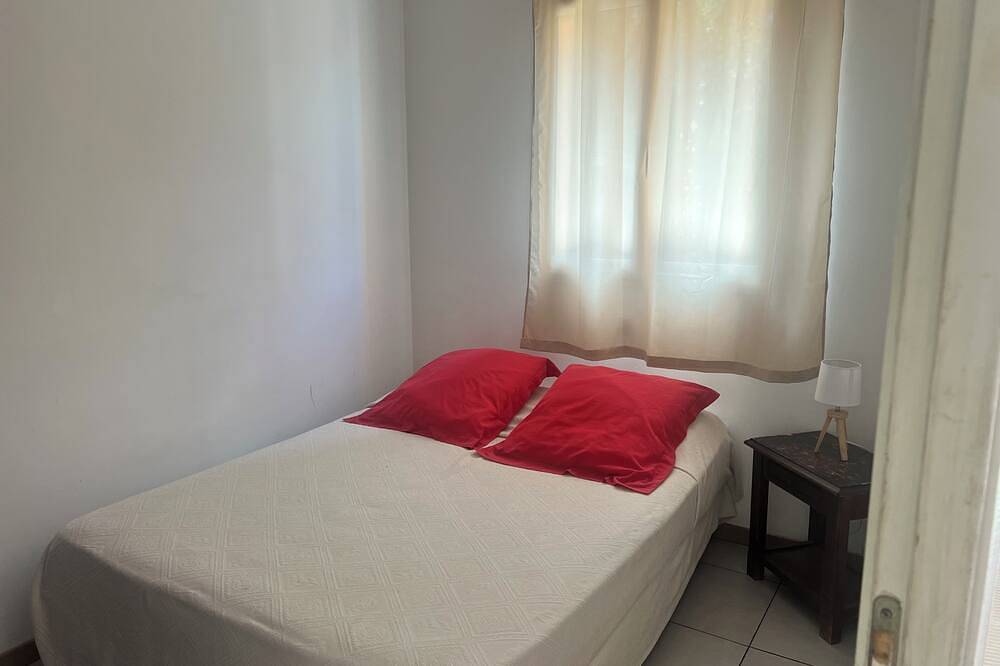 Ganze Wohnung, Wohnung mit Garten, schöne Wohnung in der Nähe des Stadtzentrums und des Strandes. in Monticello, Calvi und Umgebung