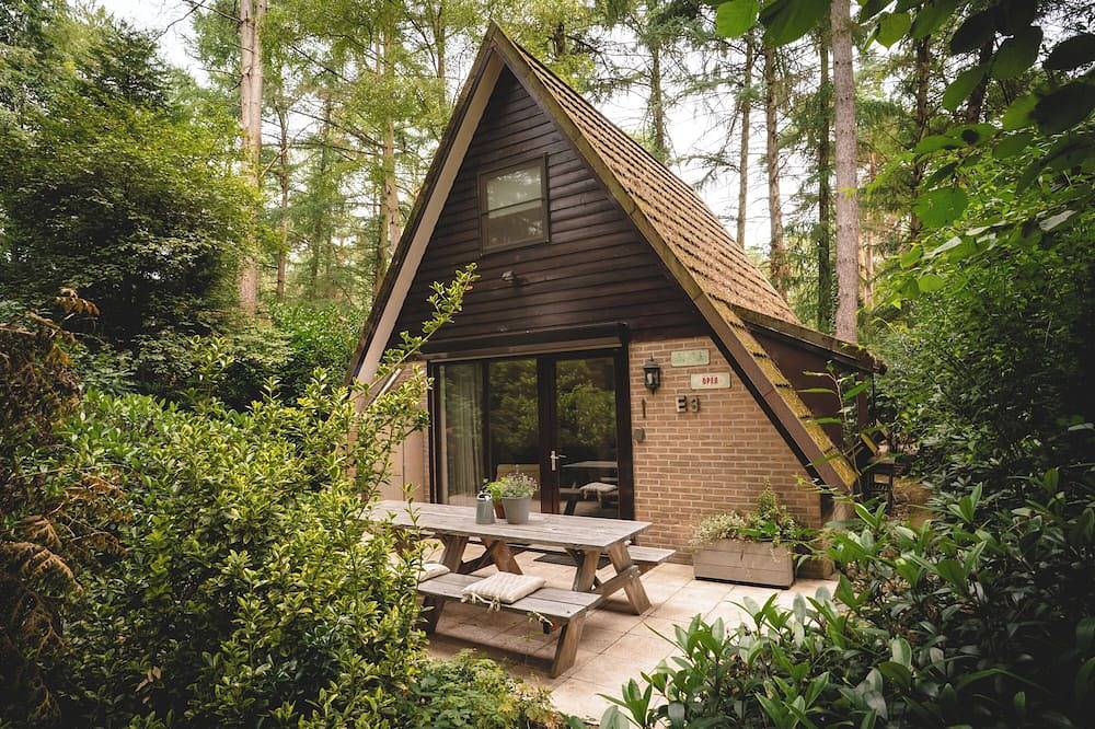 Boshuisje Boris is a cosy 6-person holiday home in Rekem, Lanaken
