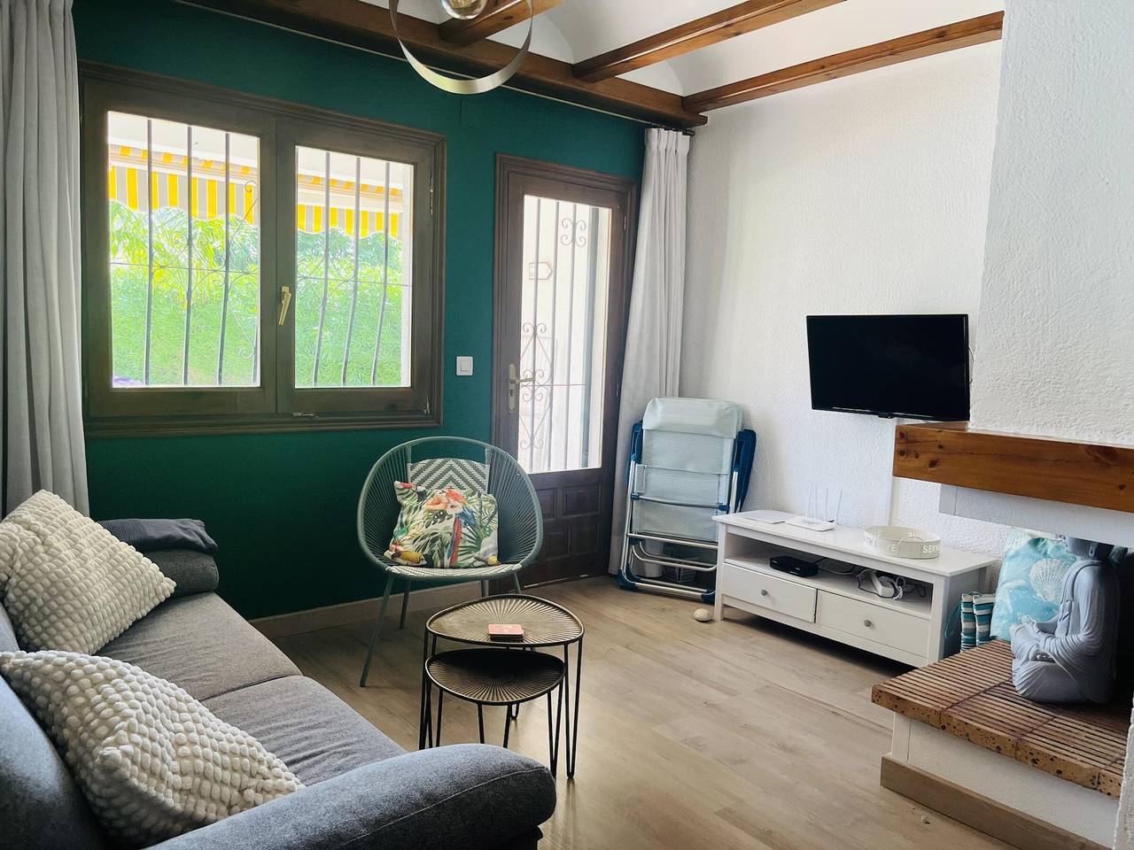 Comfortable 2-bedroom townhouse in Els Poblets with Wi-Fi and parking in Almadrava, Costa Blanca