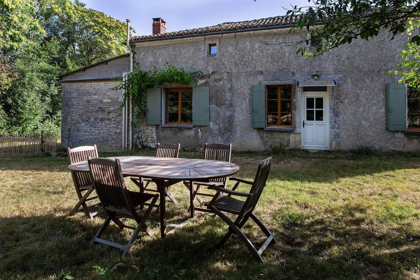 Casa rural «Gîte De Chez Chenon» con jardín privado in Saint-Sulpice-de-Ruffec, Charente