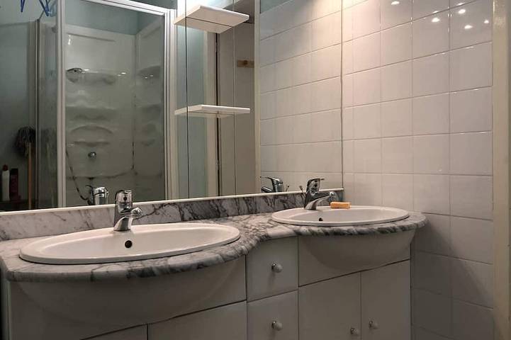 Apartamento entero, Estudio para 6 personas a pie de pistas con ascensor y parking gratuito in La Pierre Saint-Martin, Arette